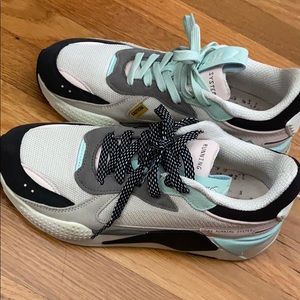 Puma super trendy sneakers!